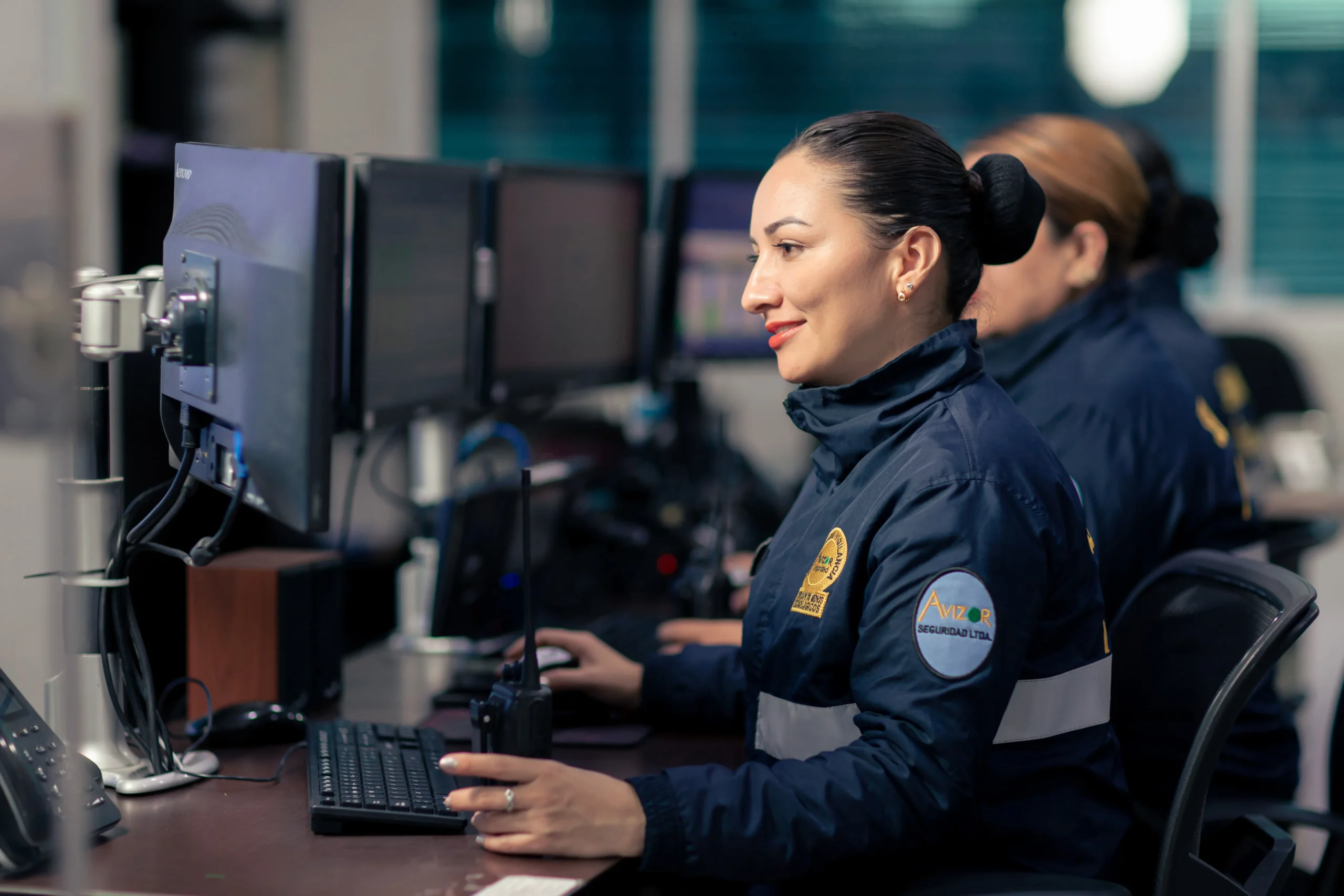 Seguridad física y seguridad electrónica: diferencias, beneficios y cómo combinarlas